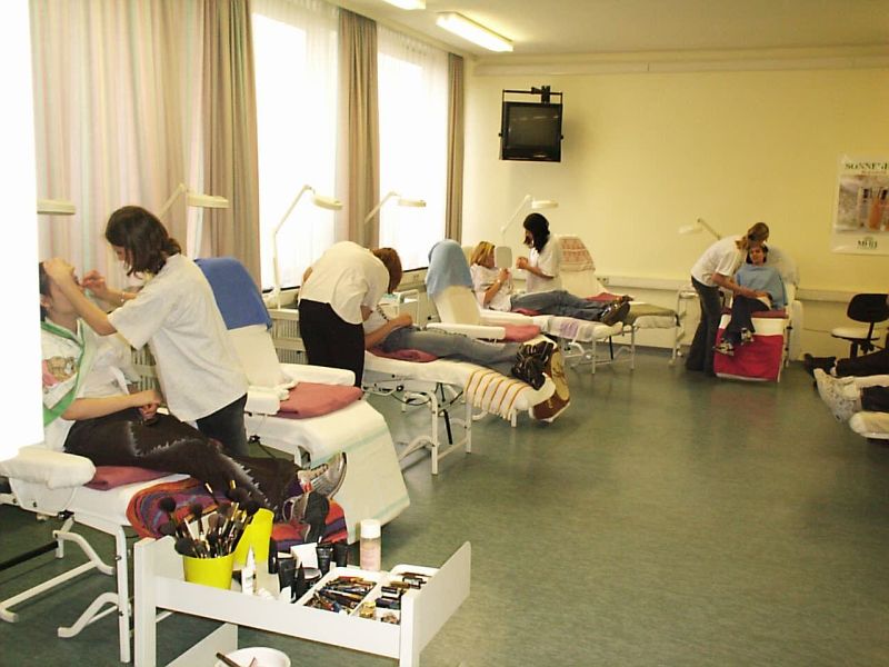 Kosmetik3.JPG (74674 Byte)
